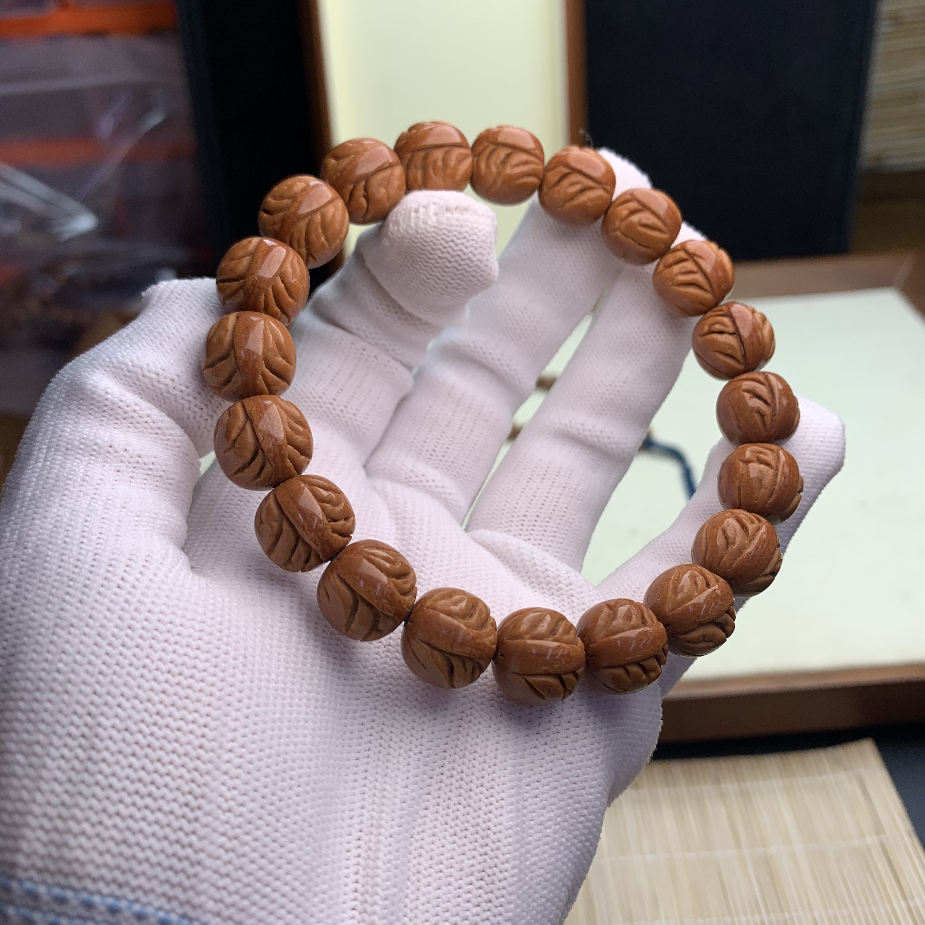 12.5尺寸赤金凤尾龙纹桃核