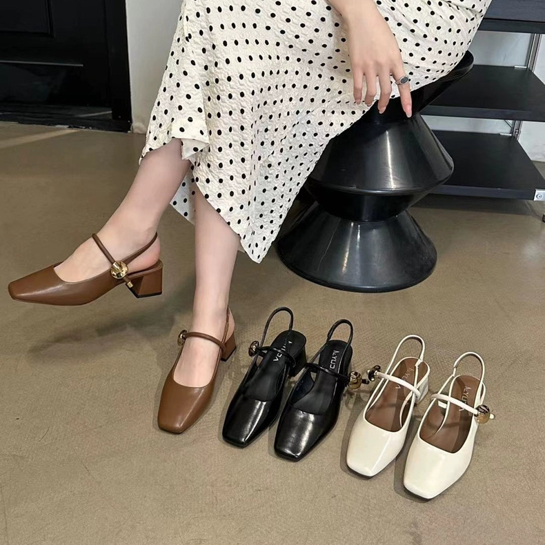 包头凉鞋女2025夏季新款法式复古方头一字扣带粗跟后空单鞋88031