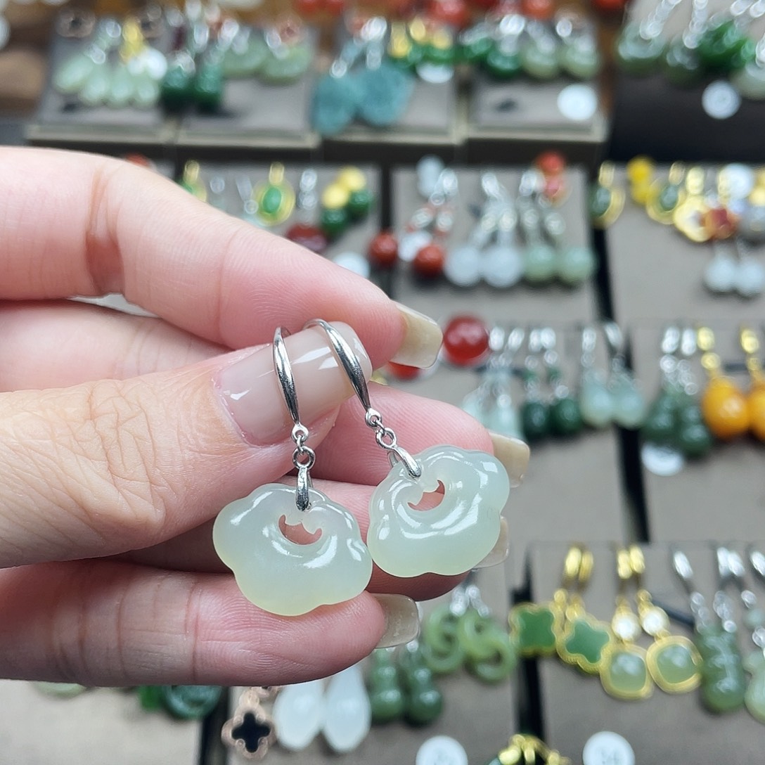 和田玉银S925镶嵌耳饰