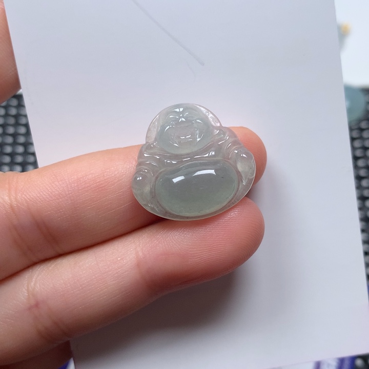 翡翠未镶嵌颈饰佛公