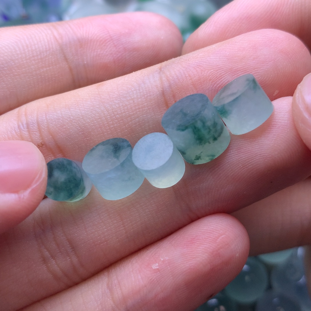 定制翡翠未镶嵌挂件