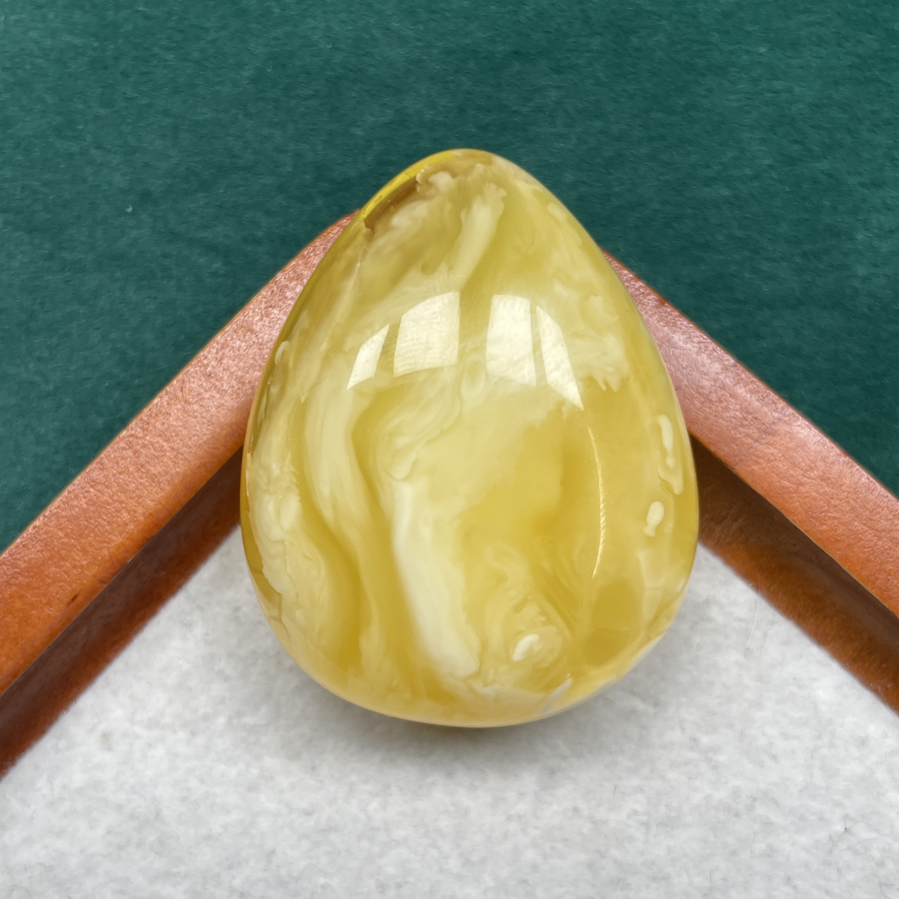 天然琥珀蜜蜡水滴吊坠（抖音基地发货，带证书）