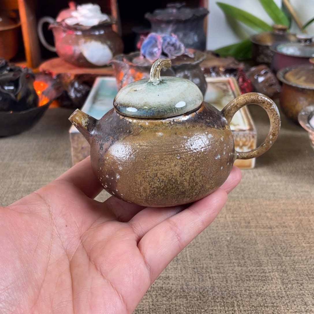 瓷片金珍珠茄瓜。 柴烧。    