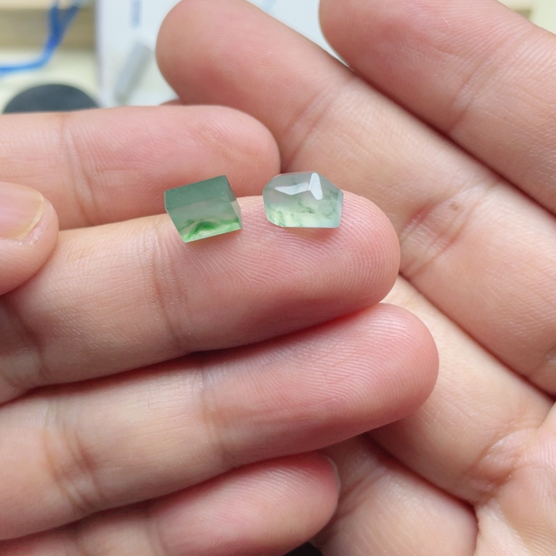 娜***娜翡翠未镶嵌颈饰翡翠