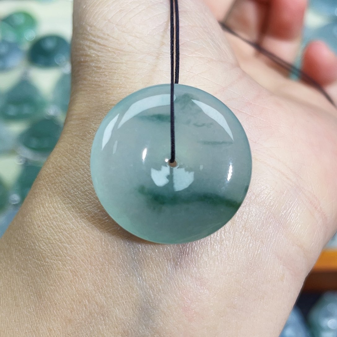 翡翠颈饰未镶嵌吊坠