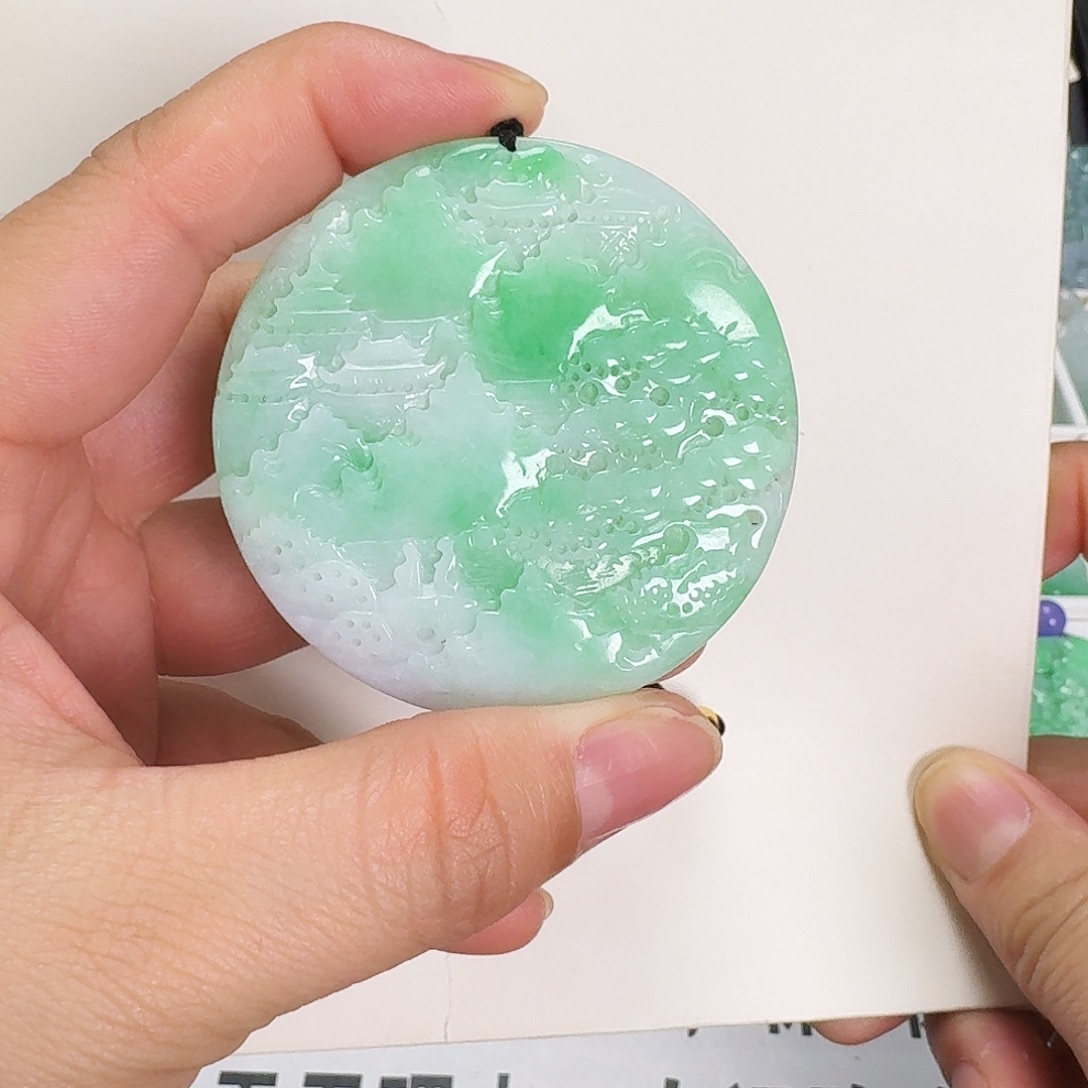 和田玉颈饰未镶嵌缘*山水牌