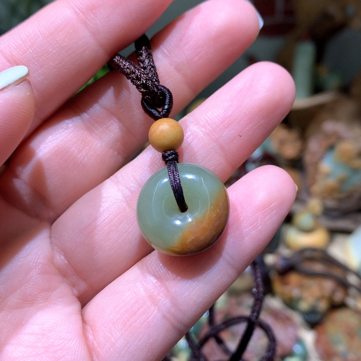 岫岩河磨玉（透闪石质玉）挂件未镶嵌