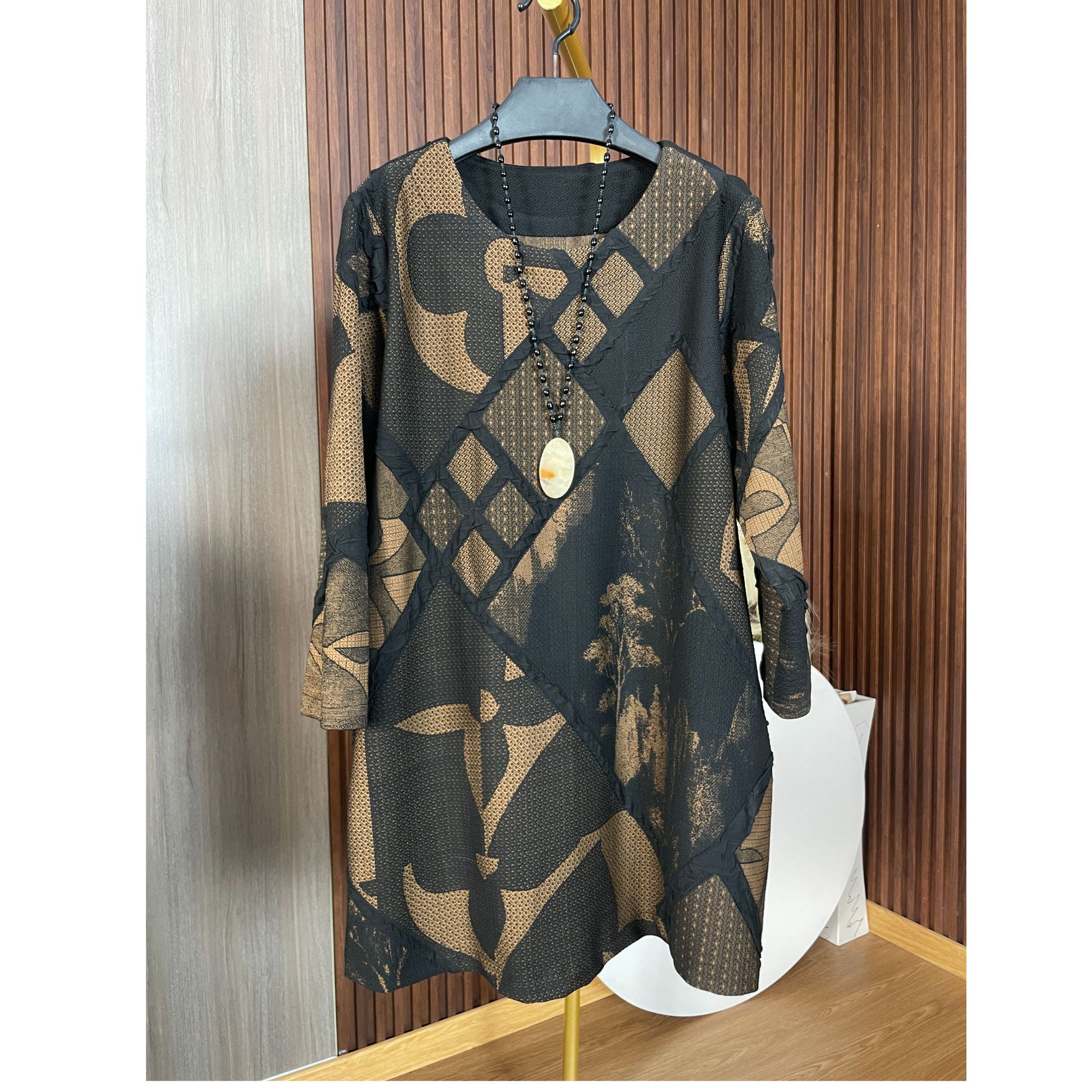 2025秋冬新品黑棕弹力衬衫女复古文艺显瘦大码