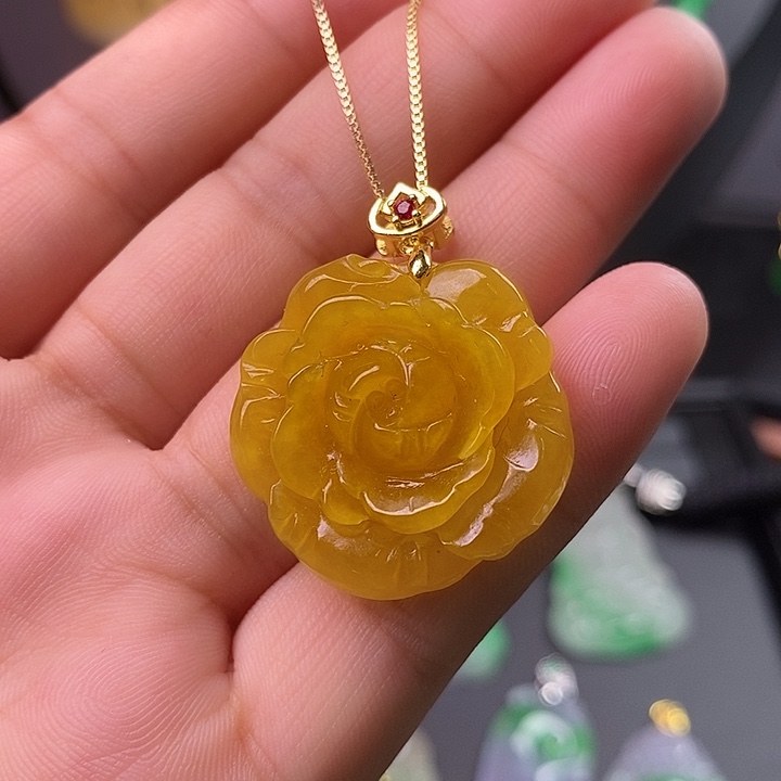 翡翠未镶嵌吊坠(赠链)