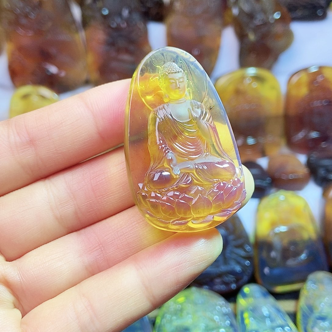 琥珀颈饰未镶嵌阿弥陀佛