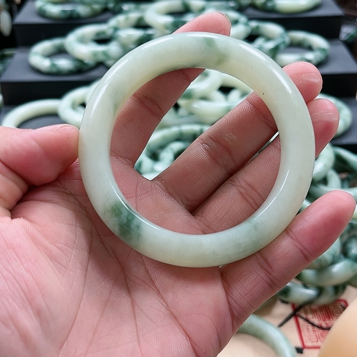 【闪购商品】透闪石-蛇纹石玉未镶嵌手镯沾***园