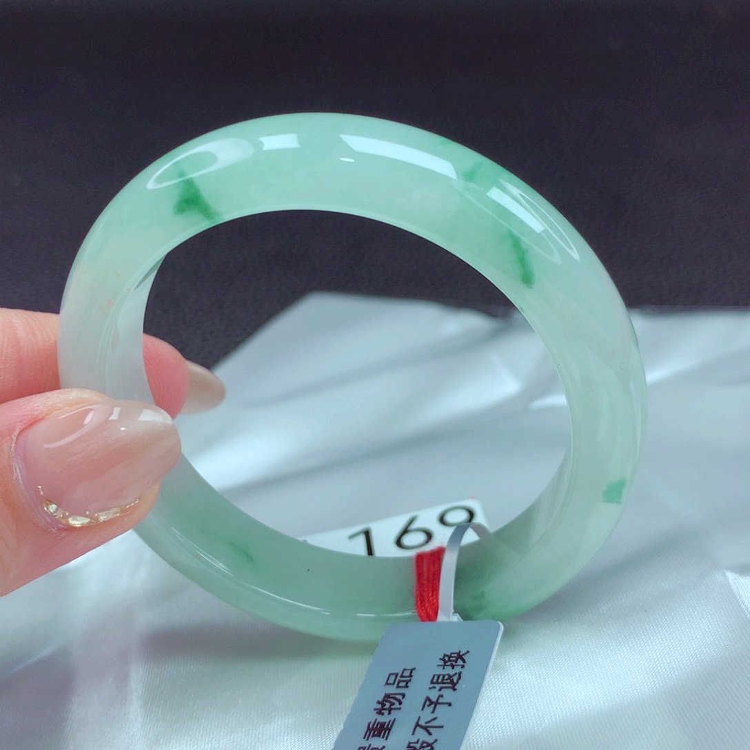 翡翠手镯未镶嵌手镯88