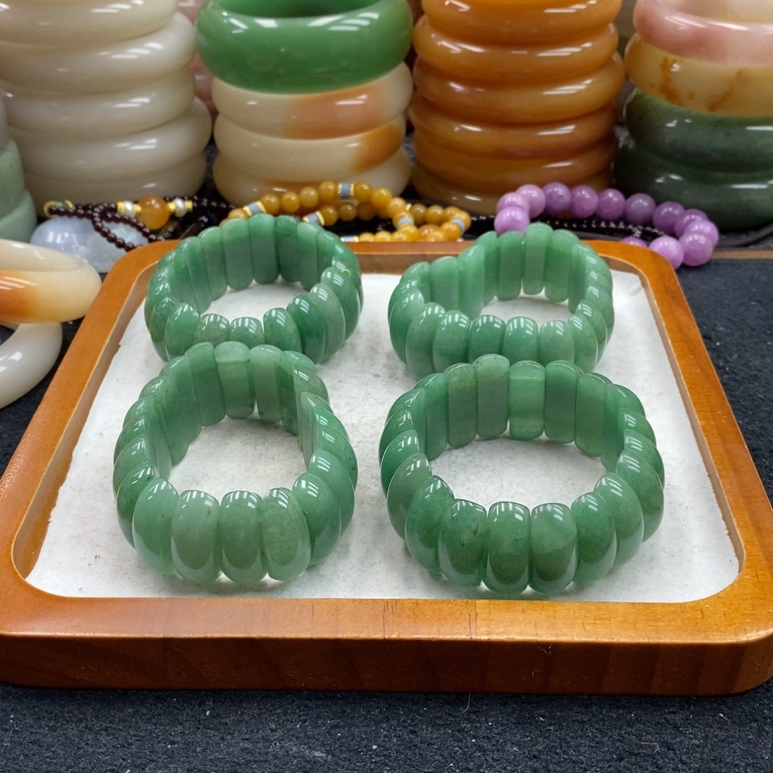 石英质玉未镶嵌手镯