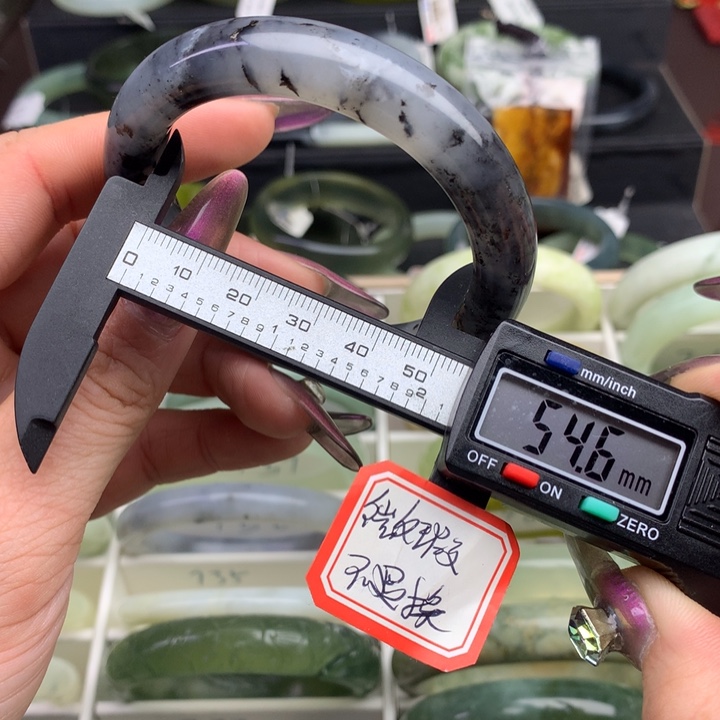 蛇纹石玉手镯未镶嵌749