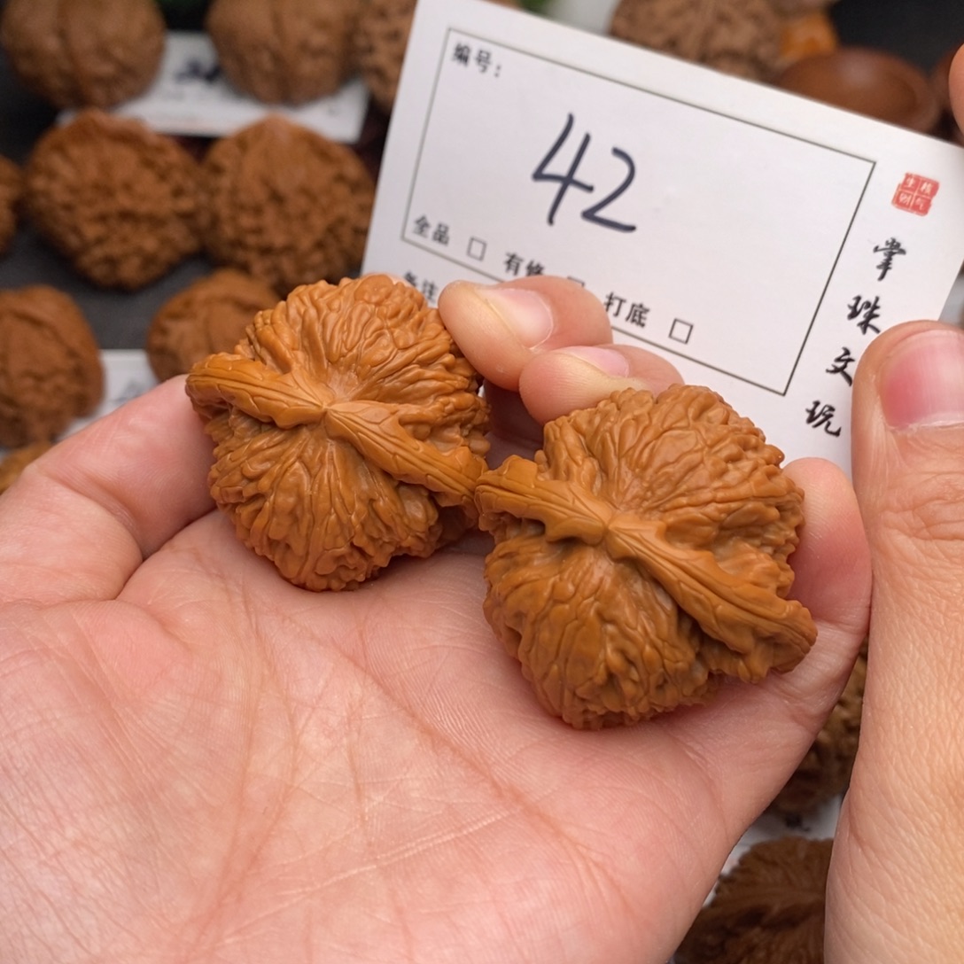 文玩核桃吊坠41白狮子42