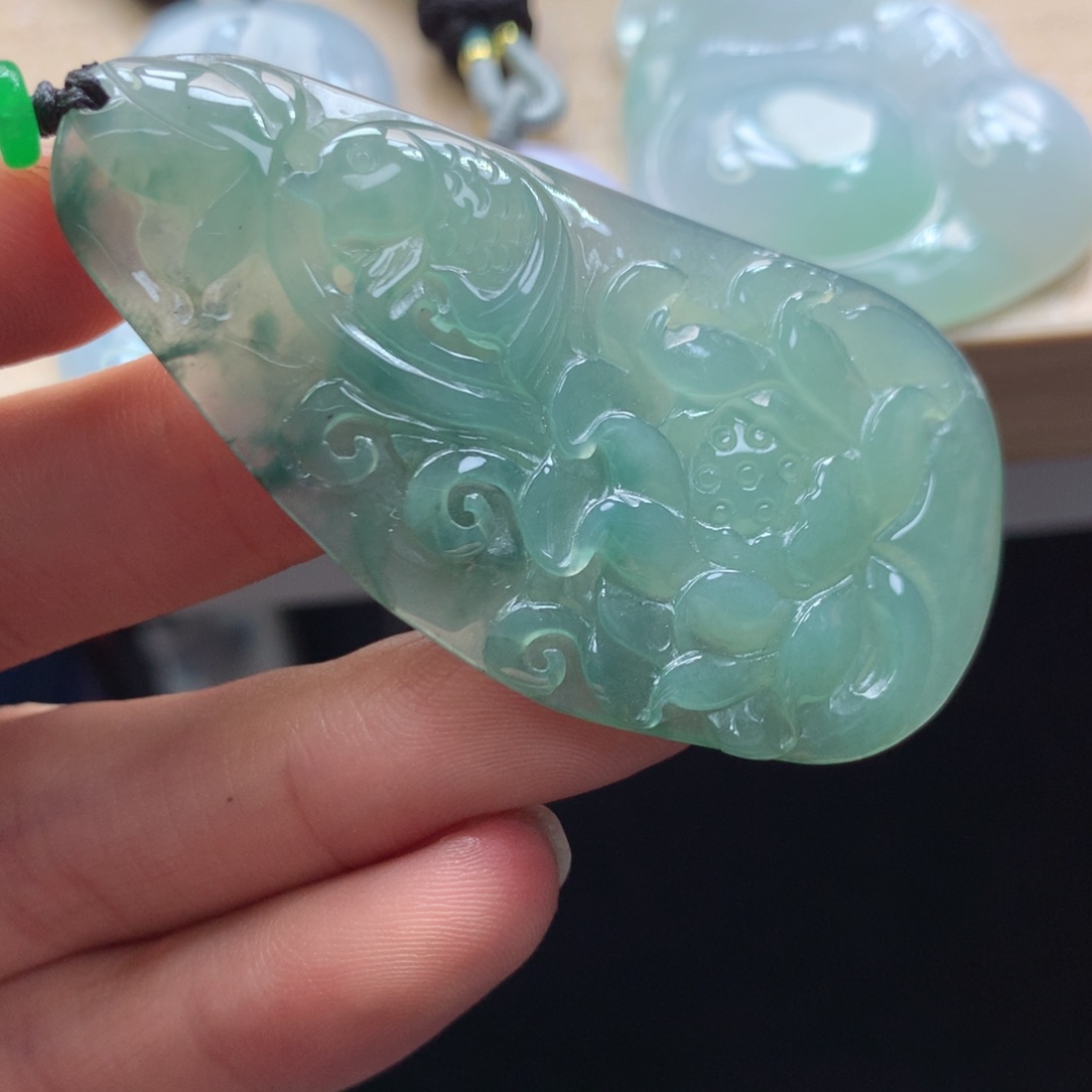 颈饰未镶嵌翡翠吊坠