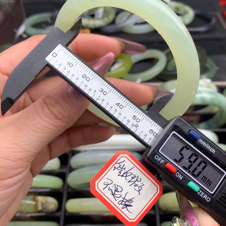 蛇纹石玉手镯未镶嵌567