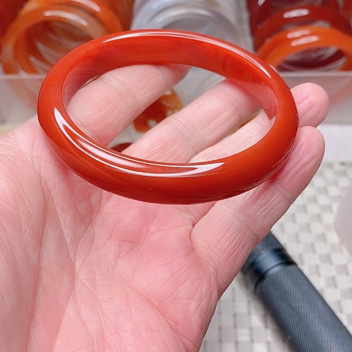 玛瑙/玉髓手镯未镶嵌