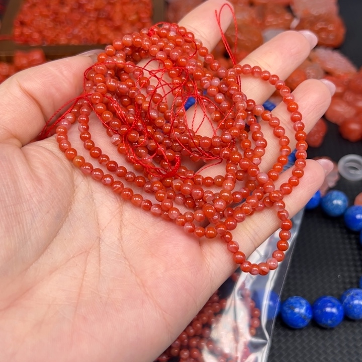 芳***南红玛瑙未镶嵌手链