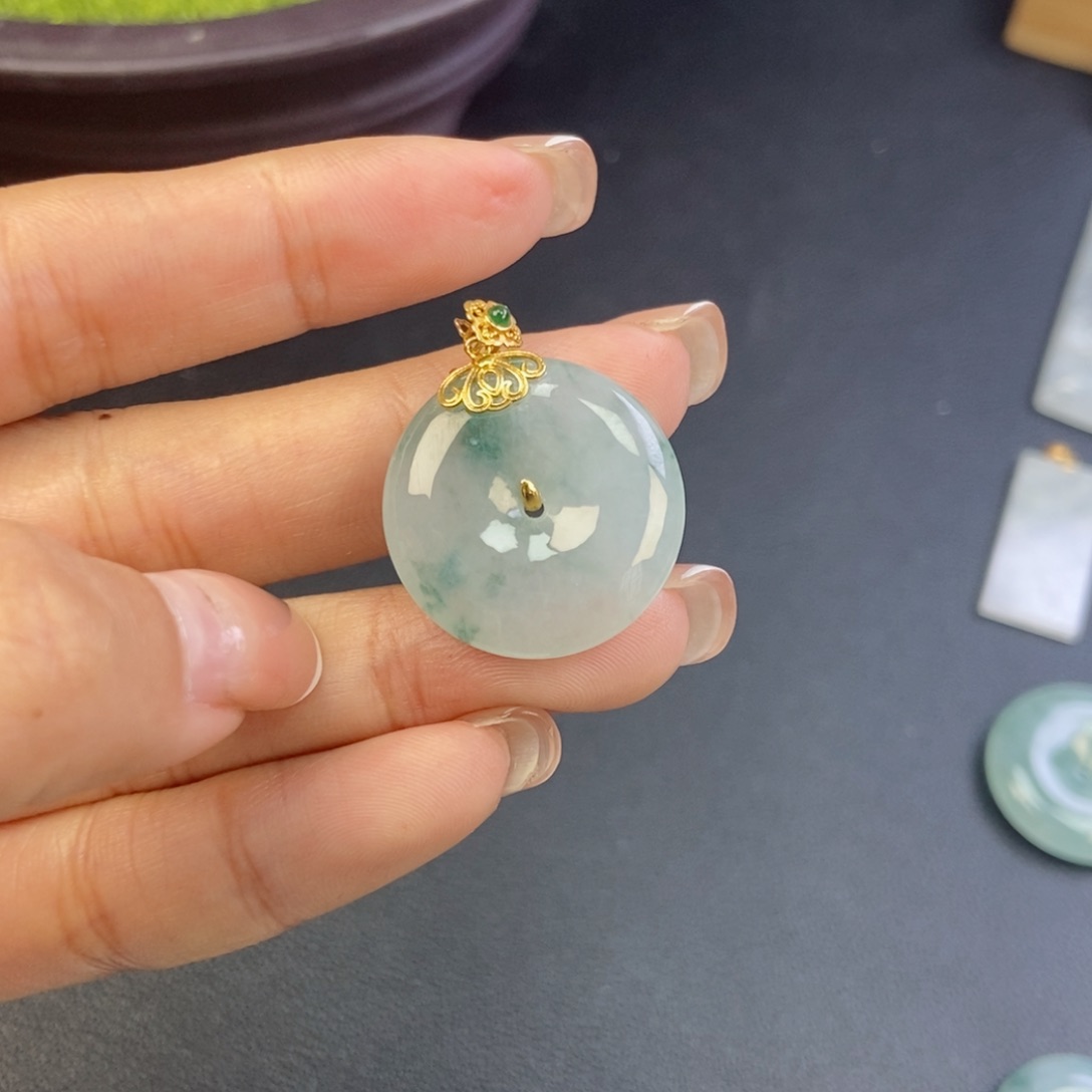 翡翠颈饰未镶嵌喵*翡翠