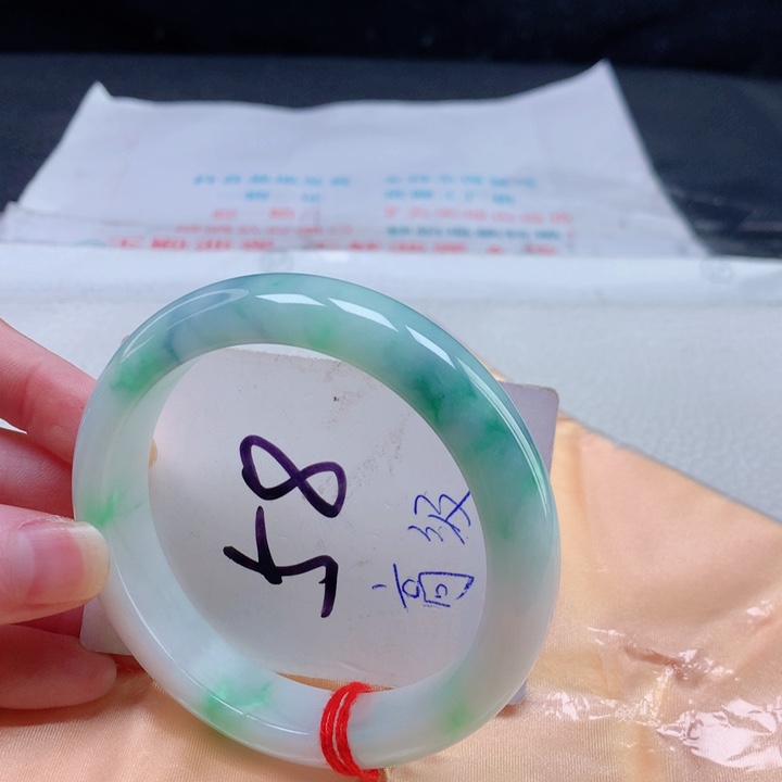 翡翠手镯未镶嵌56575657565756