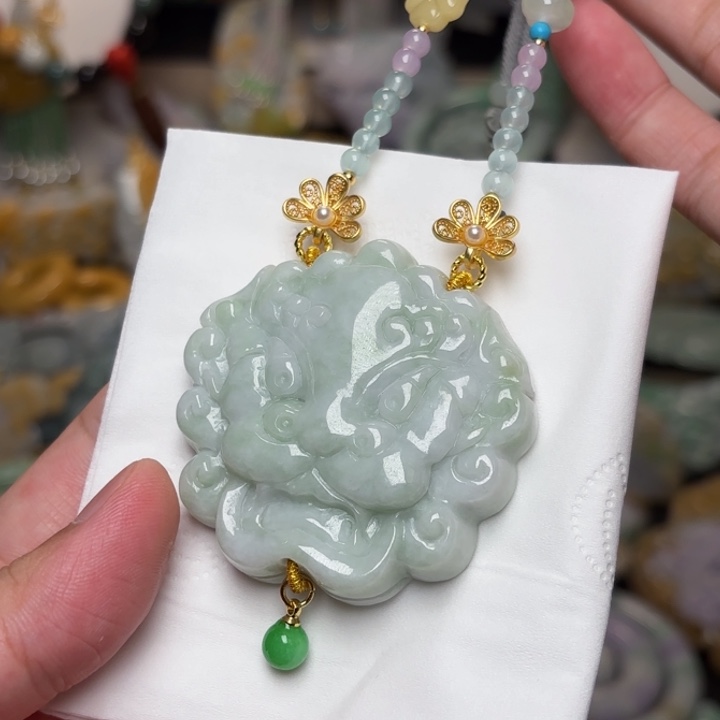 颈饰未镶嵌翡翠吊坠