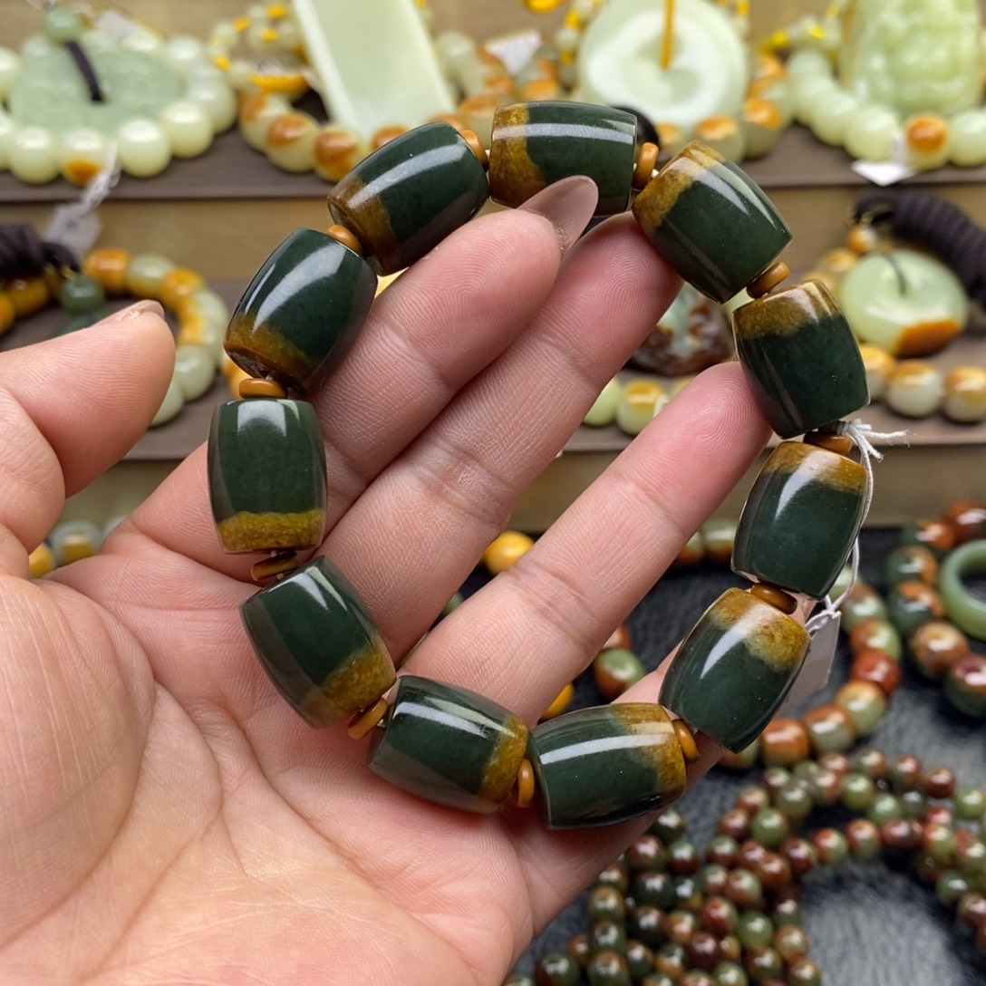 透闪石质玉未镶嵌手串