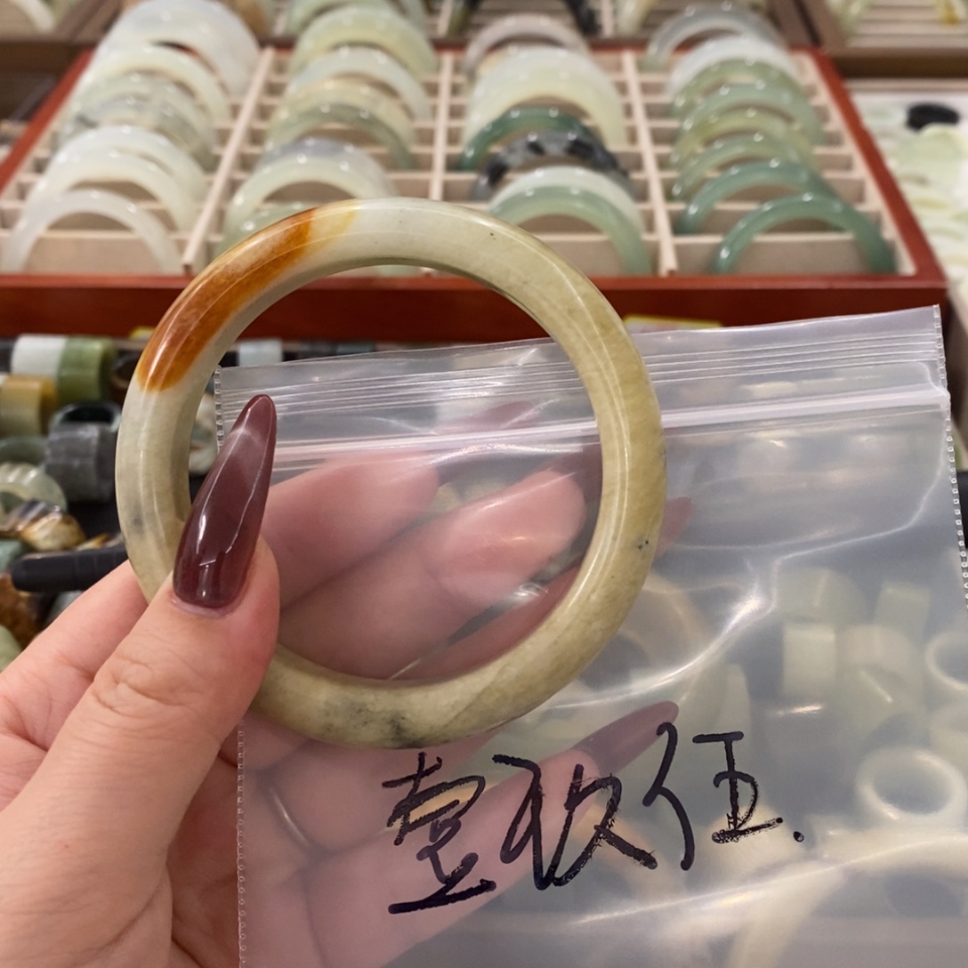 壹***伍蛇纹石玉未镶嵌手镯