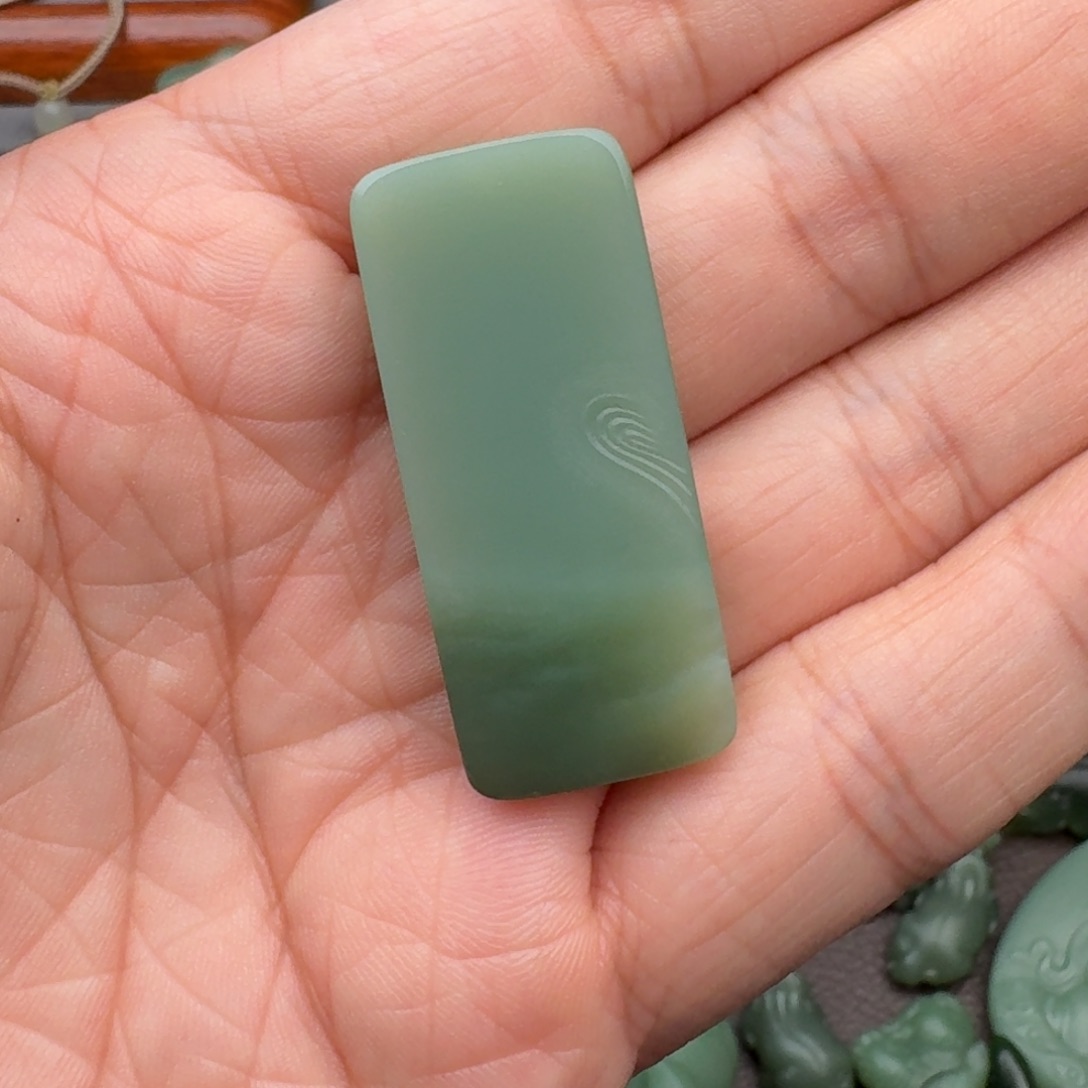 未镶嵌和田玉（碧玉）挂件