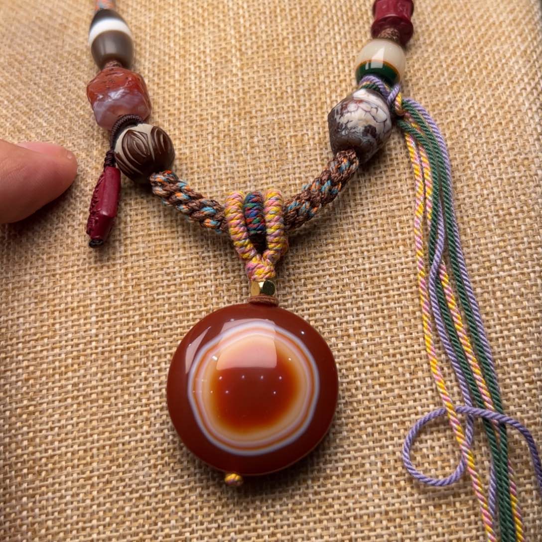 玛瑙/玉髓颈饰未镶嵌