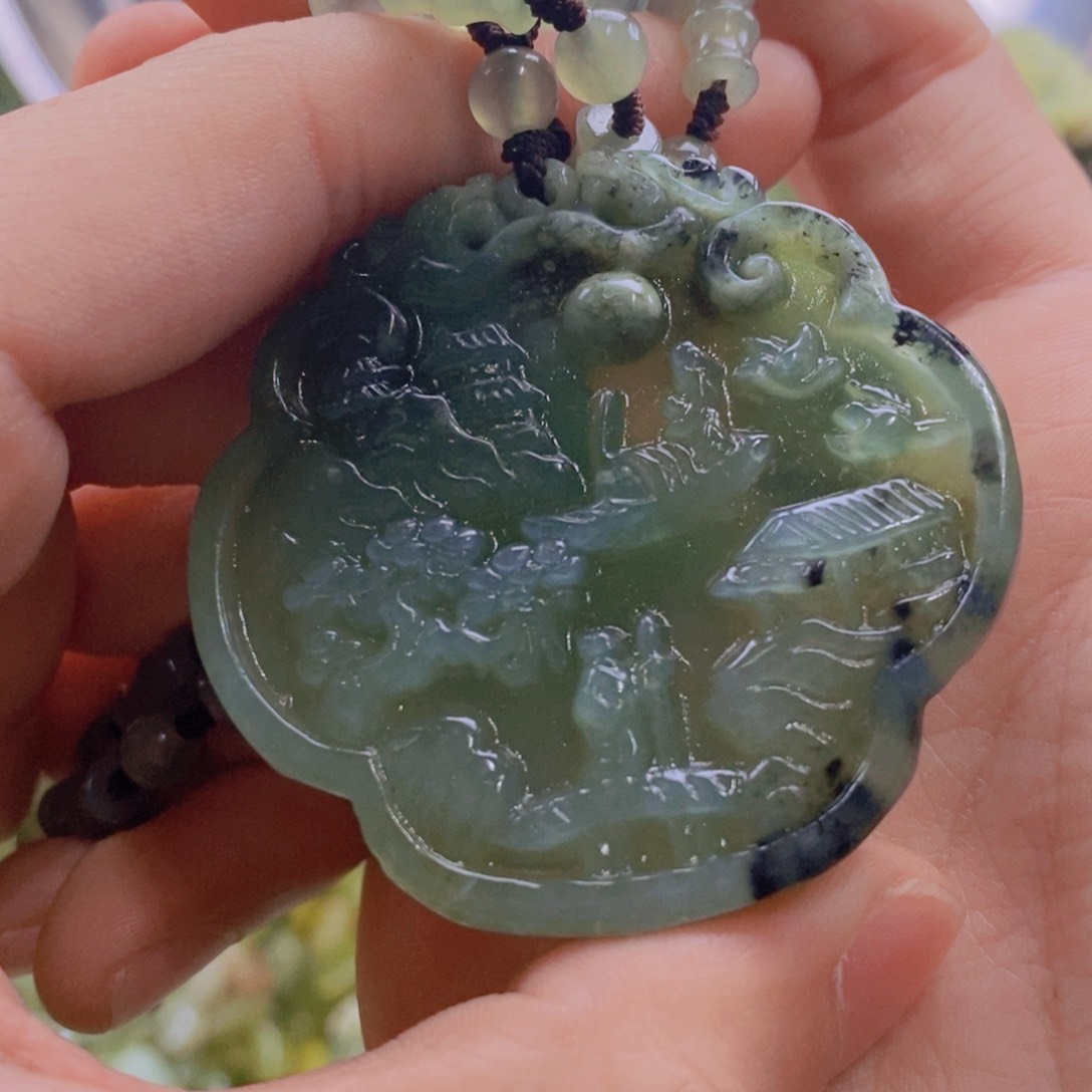 蛇纹石玉吊坠未镶嵌