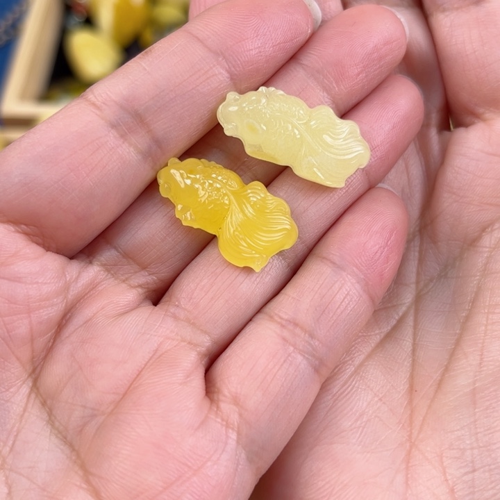 琥珀裸石未镶嵌琥珀