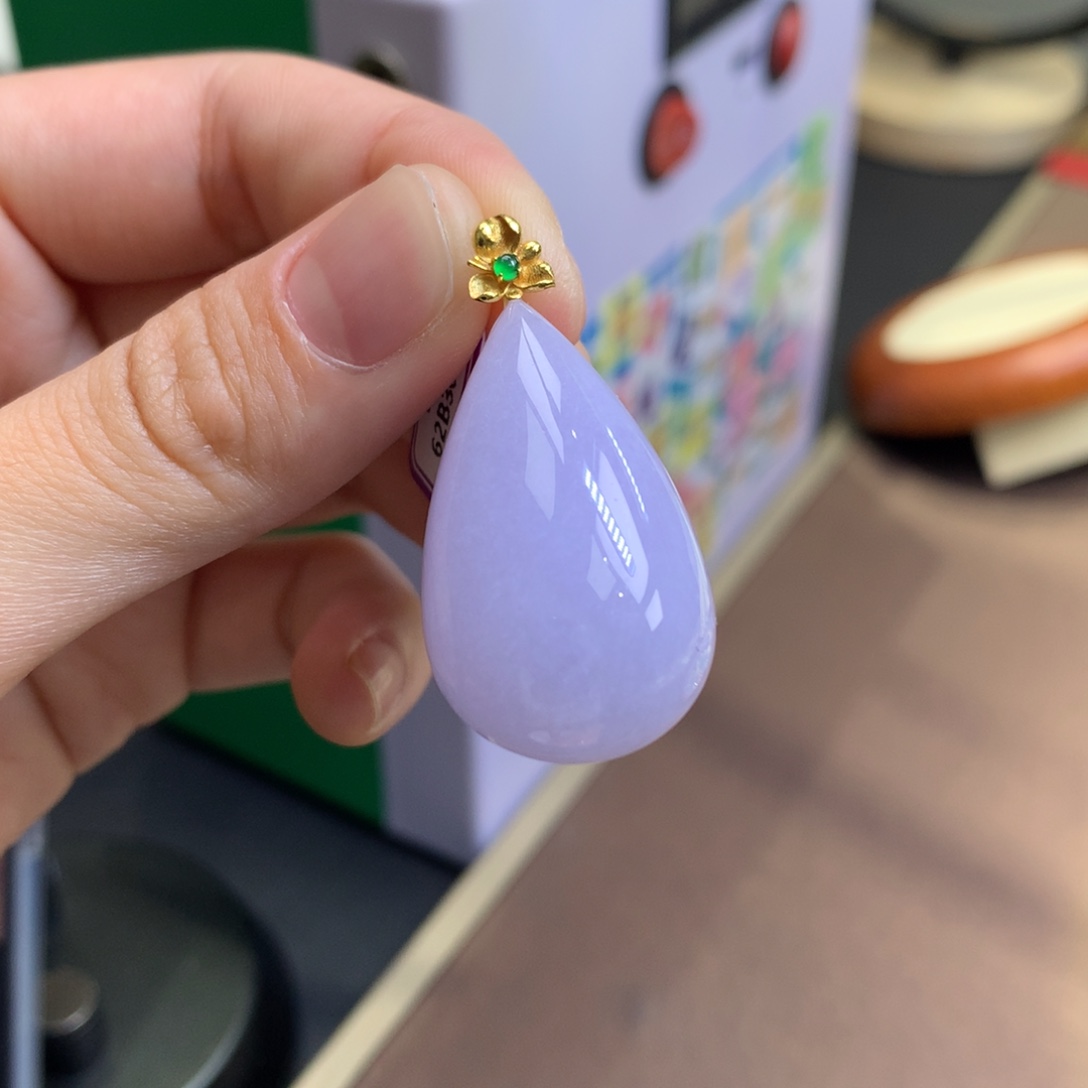 翡翠18K金镶嵌颈饰翡翠
