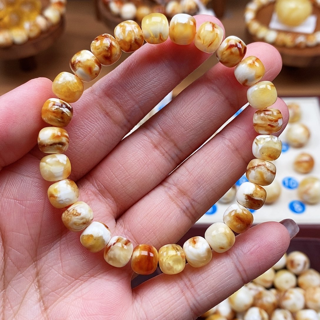 琥珀未镶嵌裸石蜜蜡