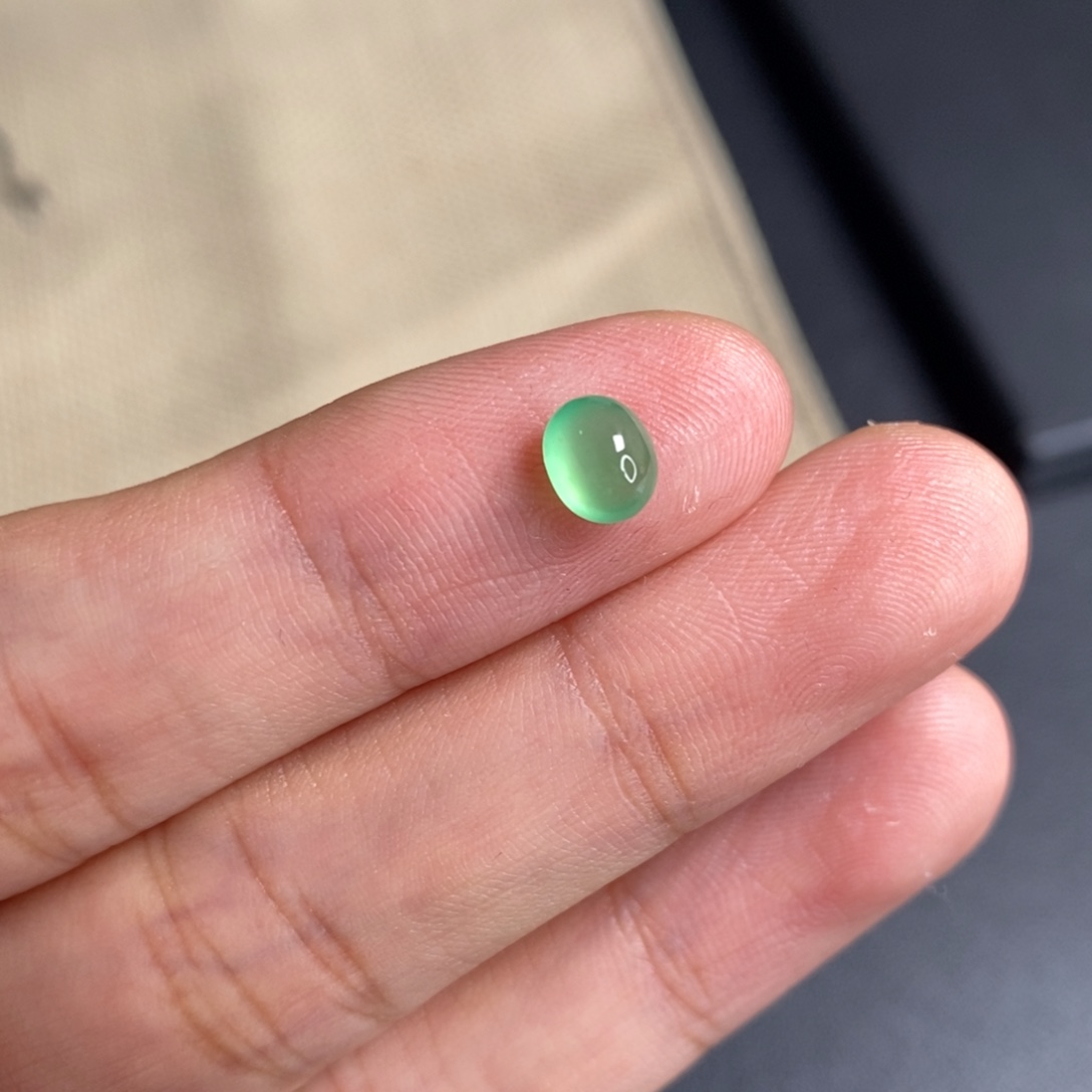 翡翠未镶嵌颈饰卡6.5-5.5-4