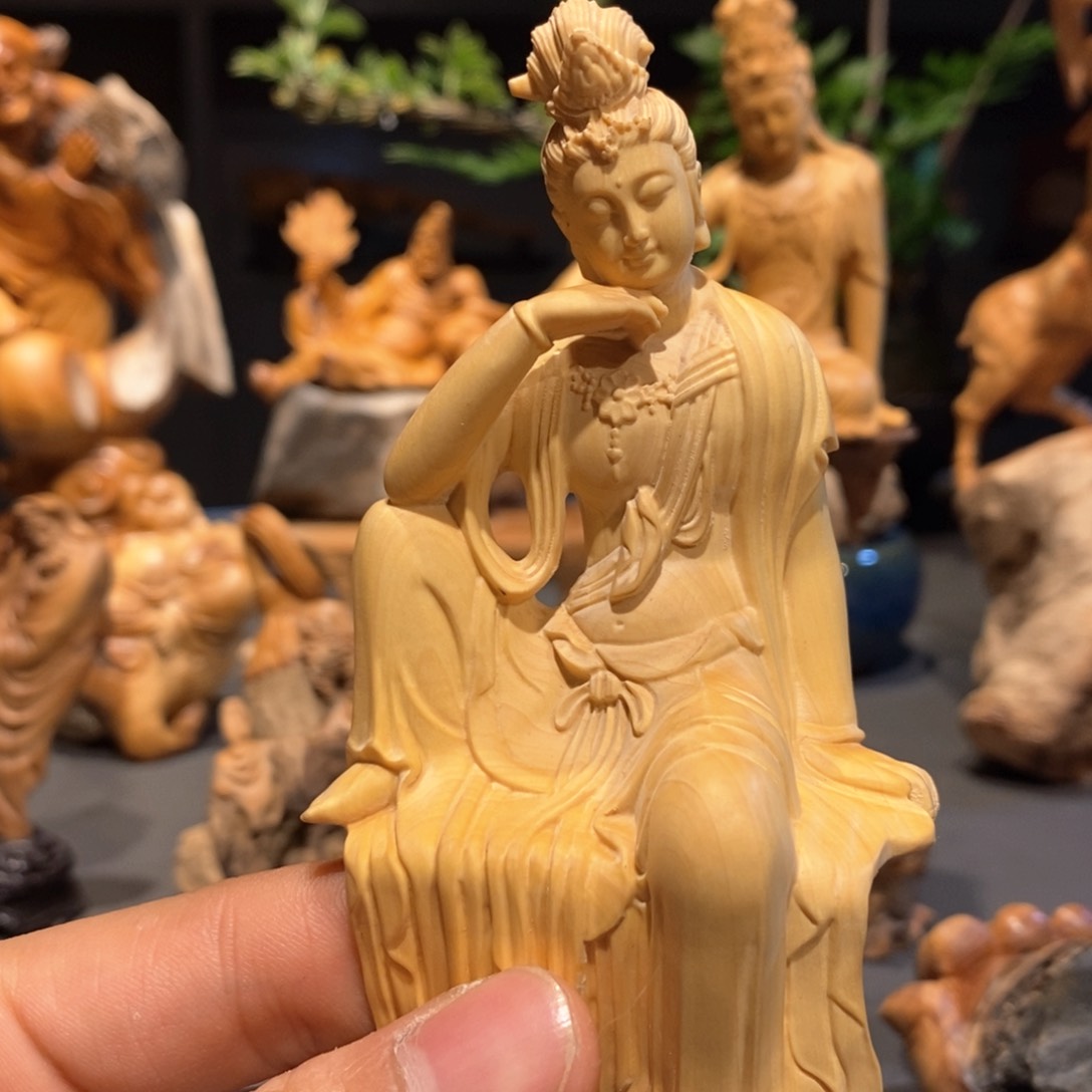 黄杨木半*月观音观自在
