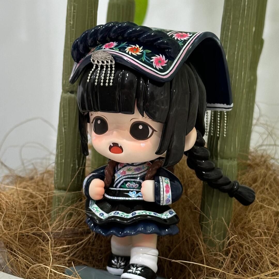 潮玩改娃萌粒-DIY-改娃纯人工手绘改娃