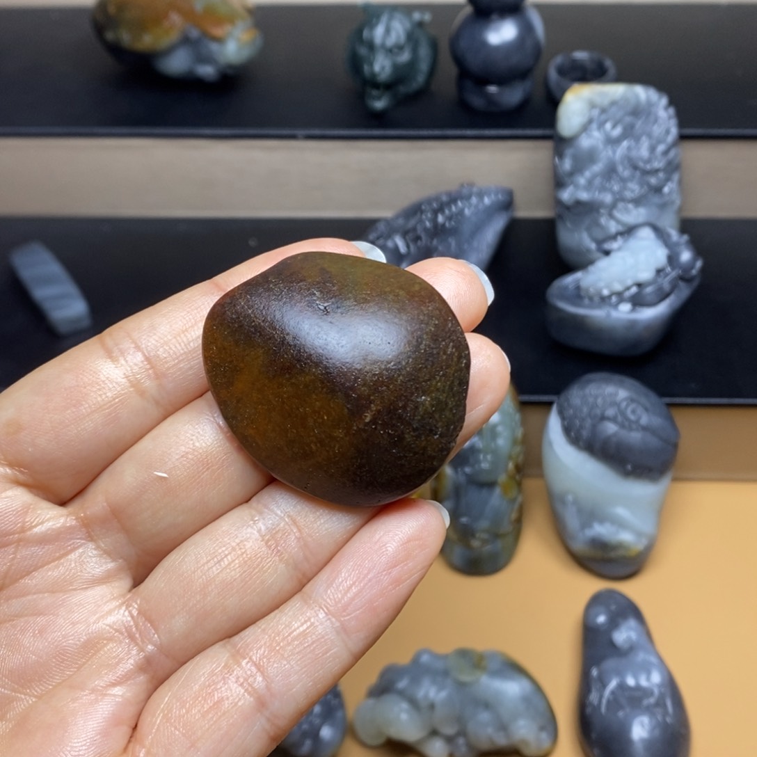 颈饰未镶嵌和田玉大***。