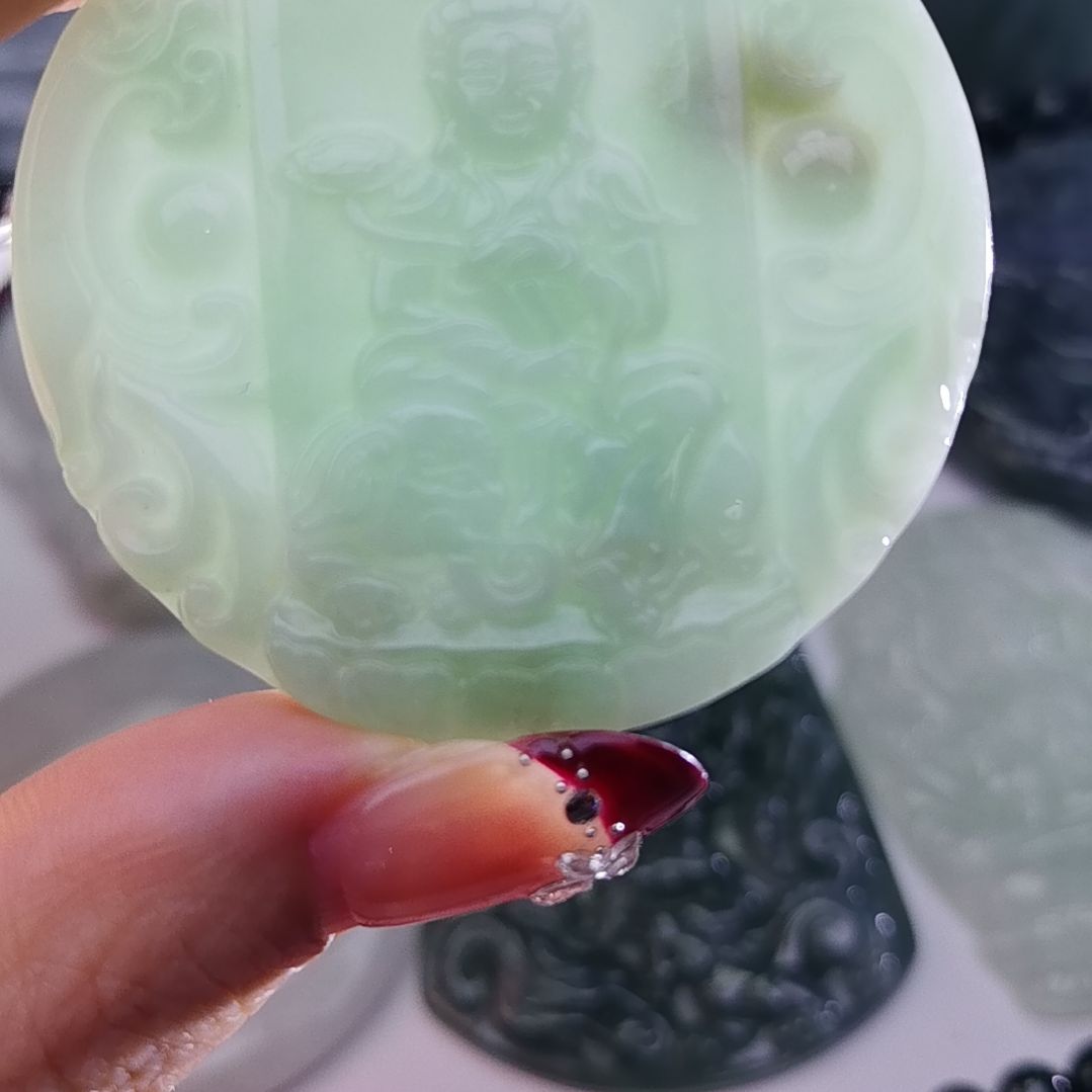 翡翠颈饰未镶嵌天然的A货翡翠多样性发货