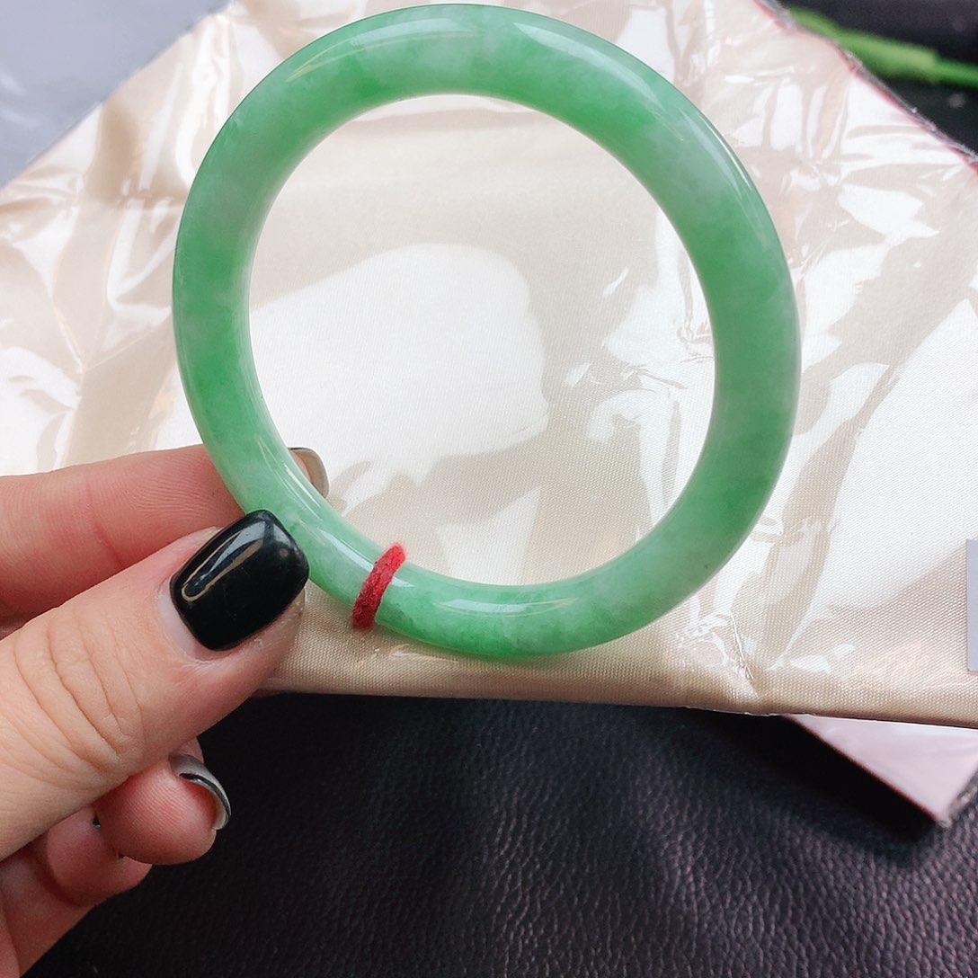翡翠手镯未镶嵌圆882465