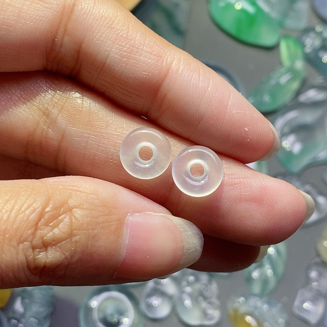 翡翠颈饰未镶嵌宏*翡翠