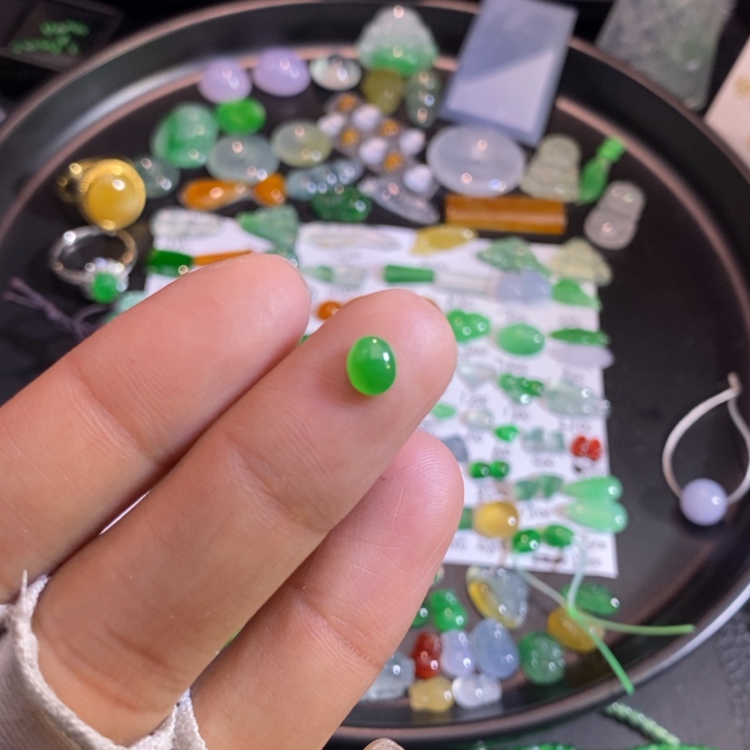 【闪购商品】翡翠挂件未镶嵌蛋