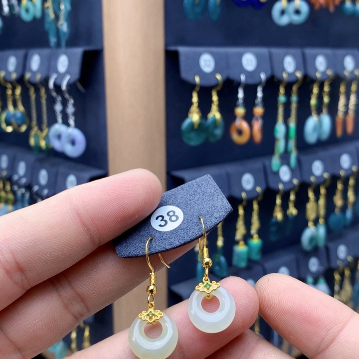 未镶嵌和田玉耳饰