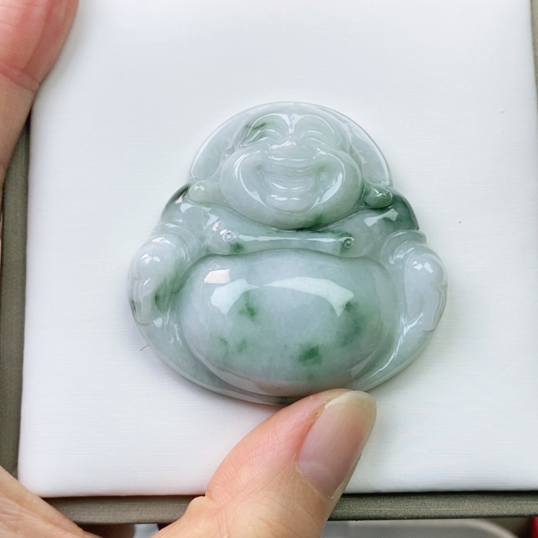 翡翠颈饰未镶嵌佛公