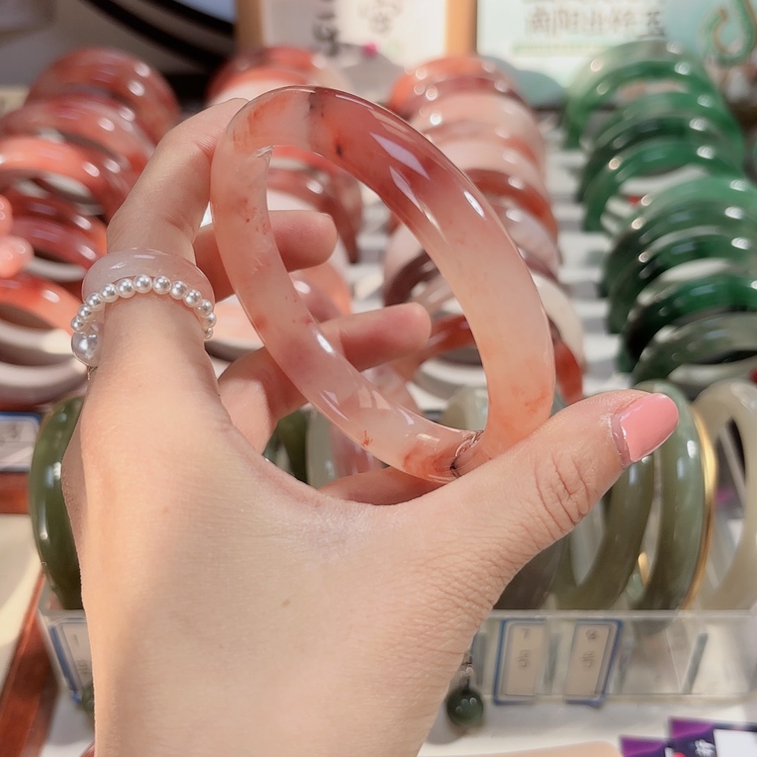 石英质玉手镯未镶嵌姐*，