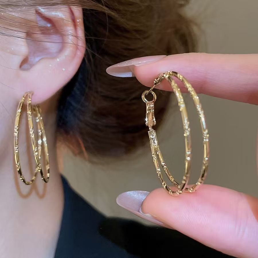 合金耳饰 秋冬新款耳圈气质轻奢时尚百搭复古法式小众简约insA173