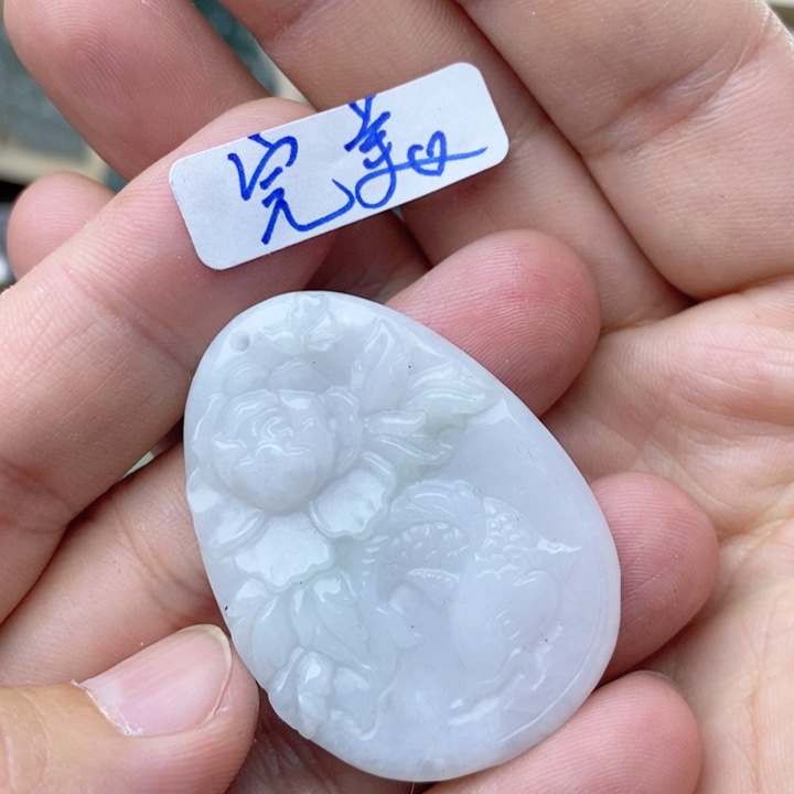 翡翠颈饰未镶嵌好