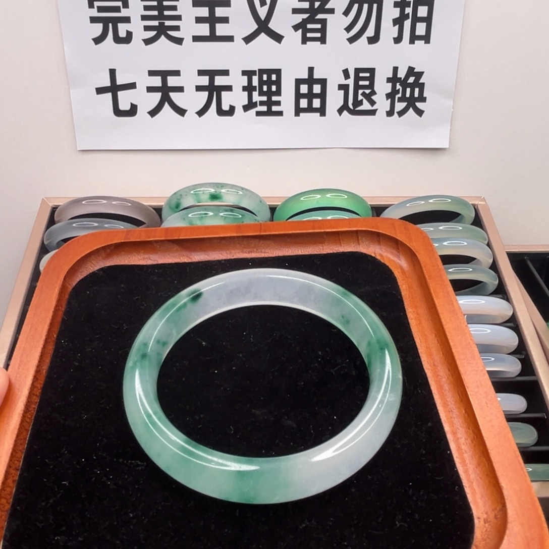 石英质玉未镶嵌手镯