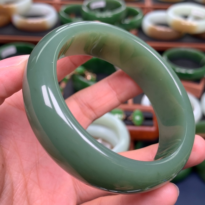 和田玉（碧玉）手镯未镶嵌58