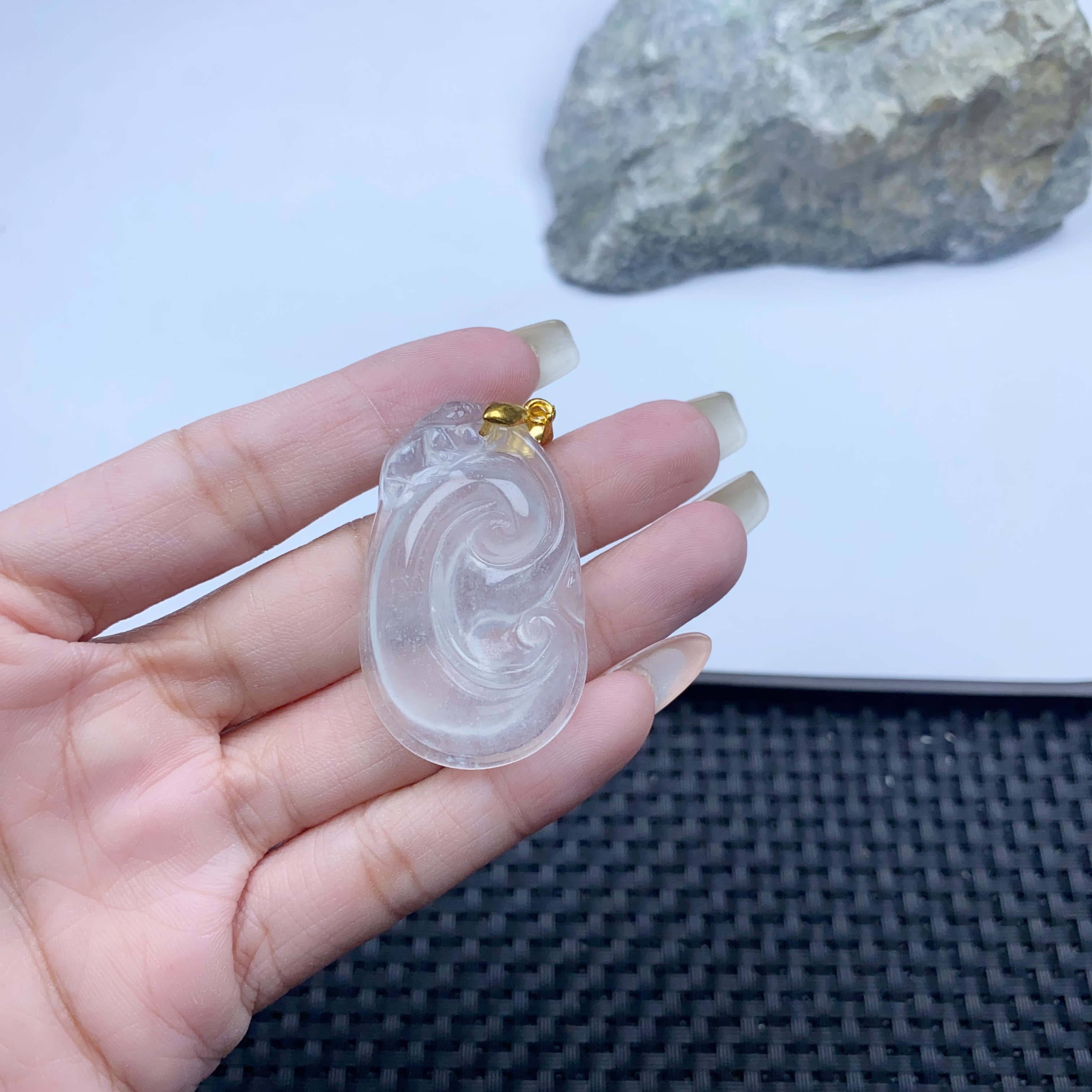 z176白如意气质精美吊坠